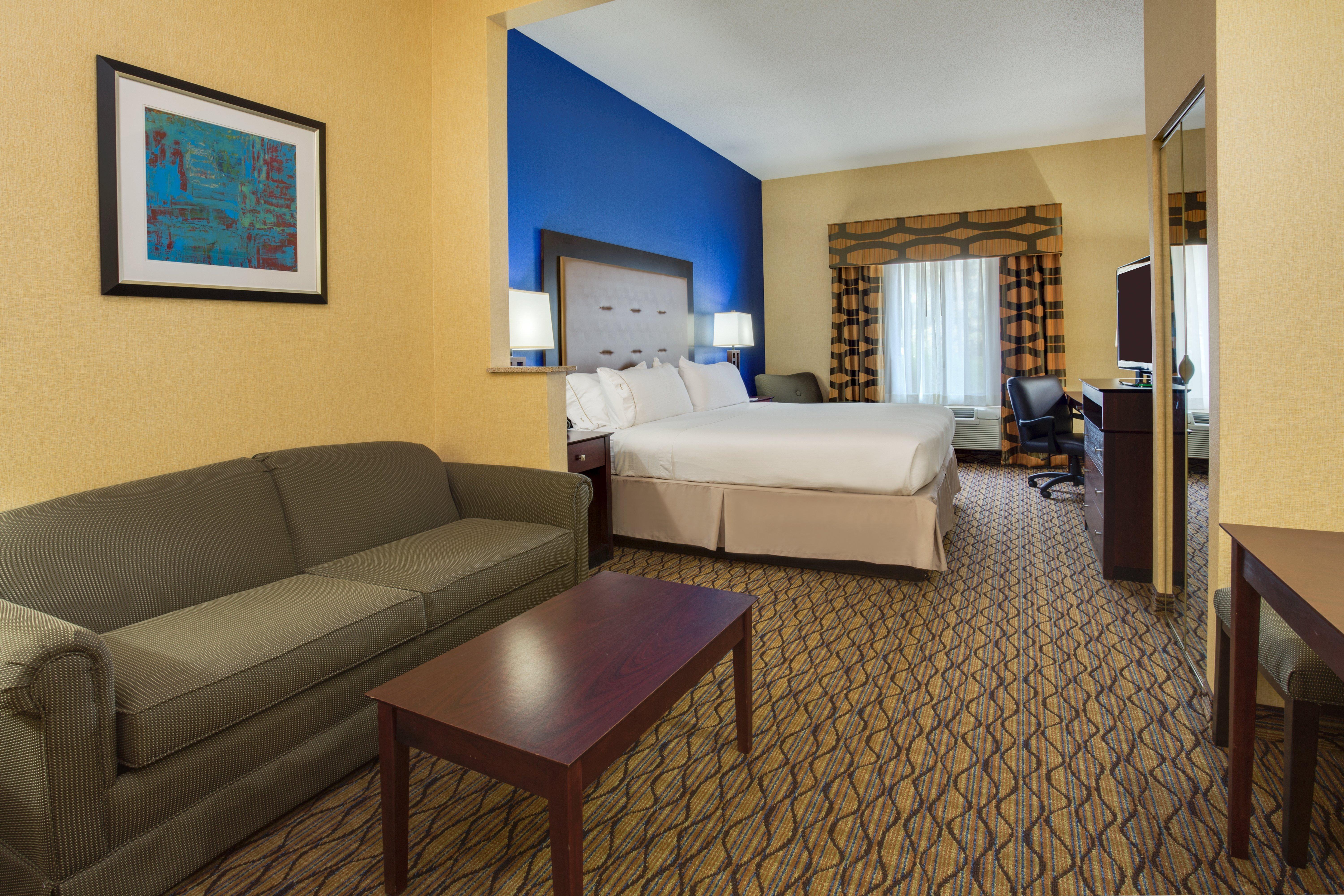 Holiday Inn Express Tower Center New Brunswick By Ihg Ист Брънсуик Екстериор снимка