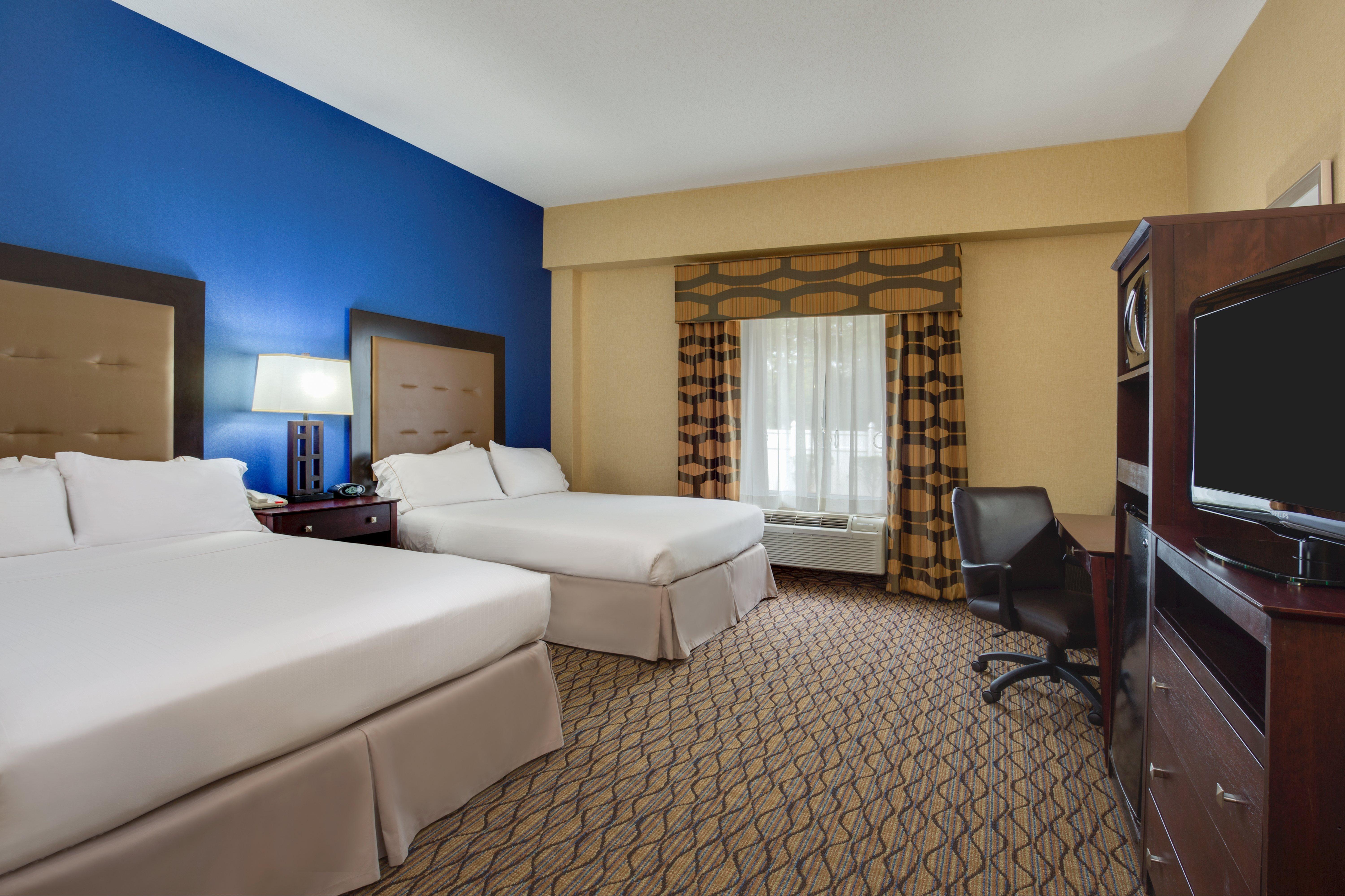 Holiday Inn Express Tower Center New Brunswick By Ihg Ист Брънсуик Екстериор снимка