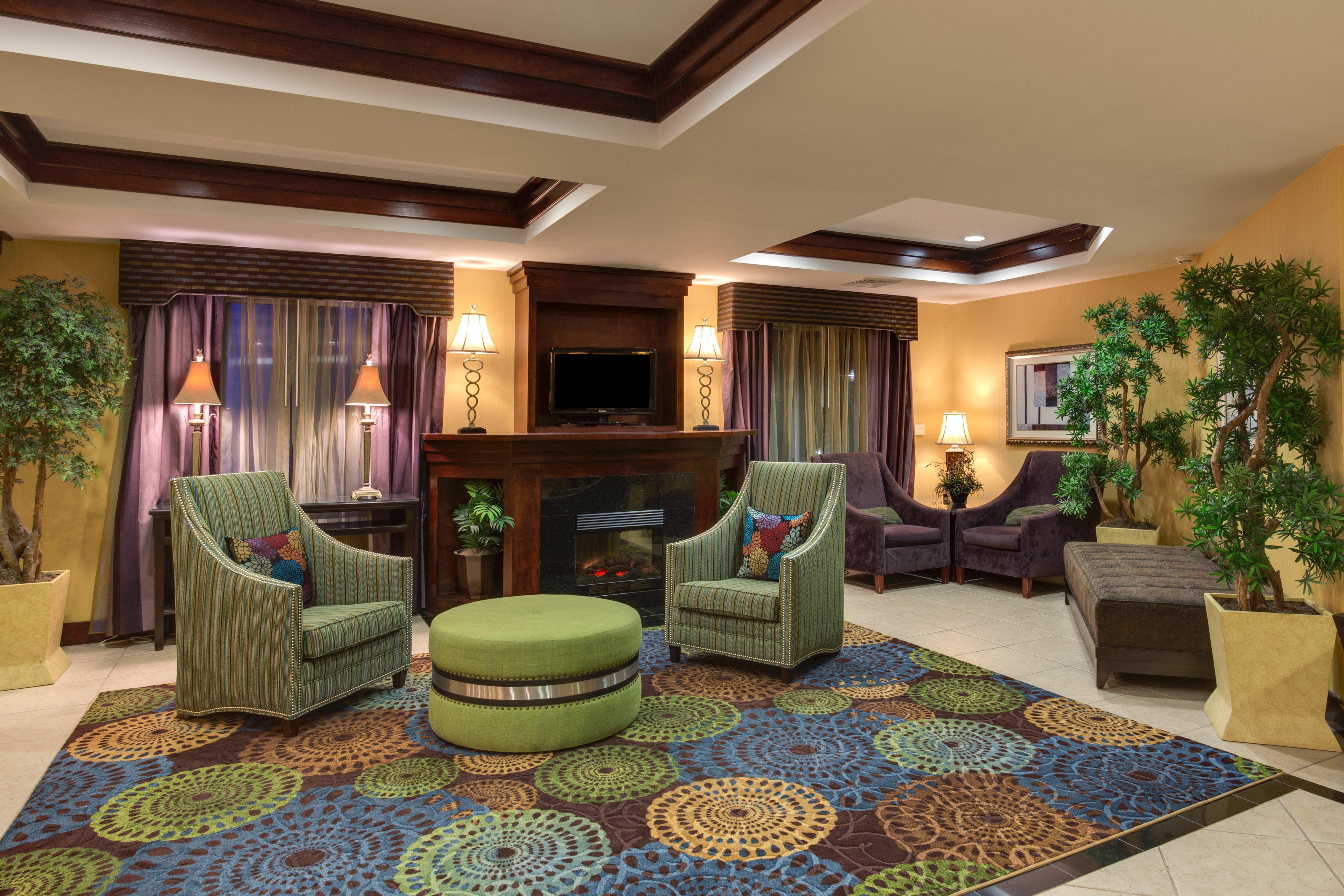 Holiday Inn Express Tower Center New Brunswick By Ihg Ист Брънсуик Екстериор снимка