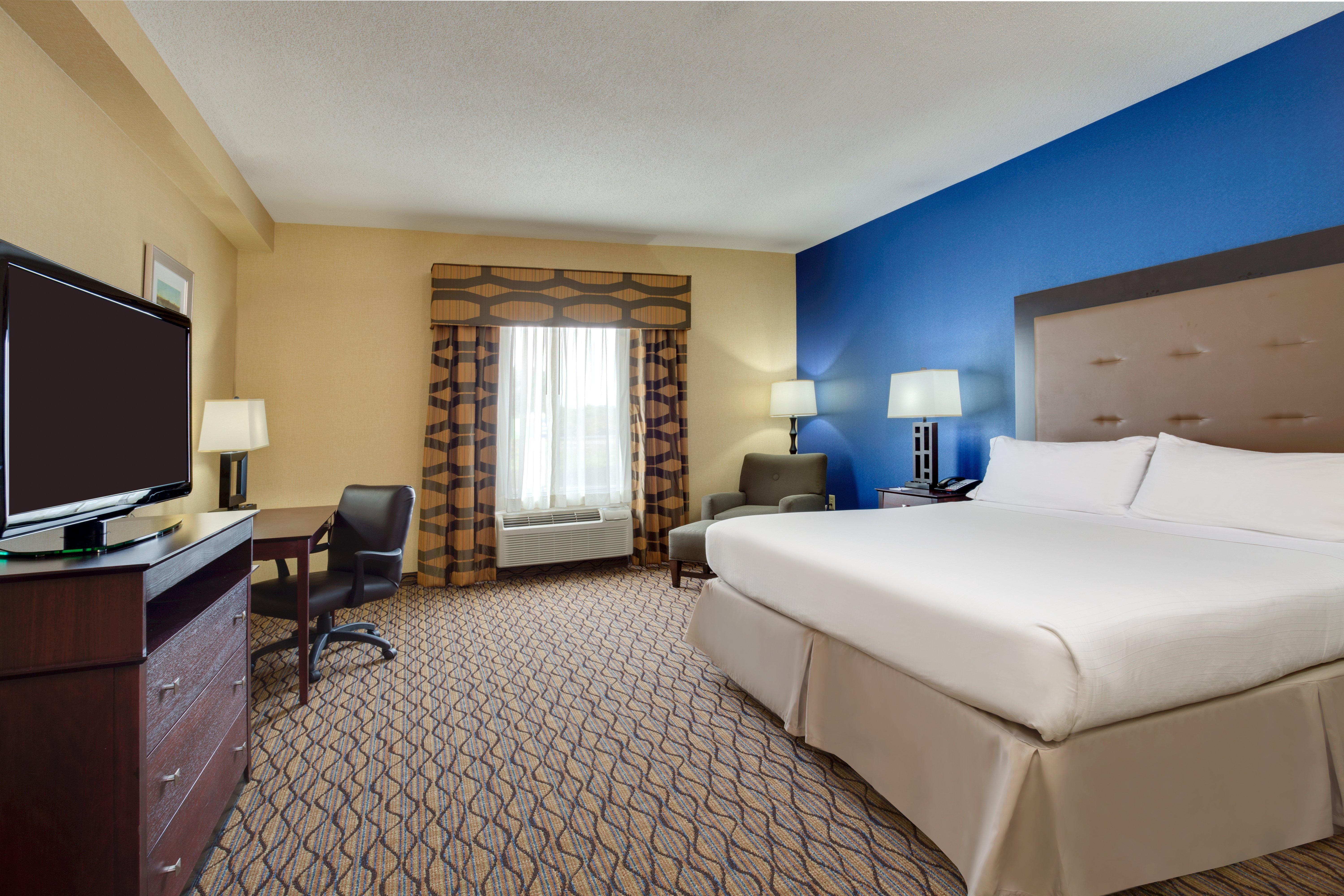 Holiday Inn Express Tower Center New Brunswick By Ihg Ист Брънсуик Екстериор снимка