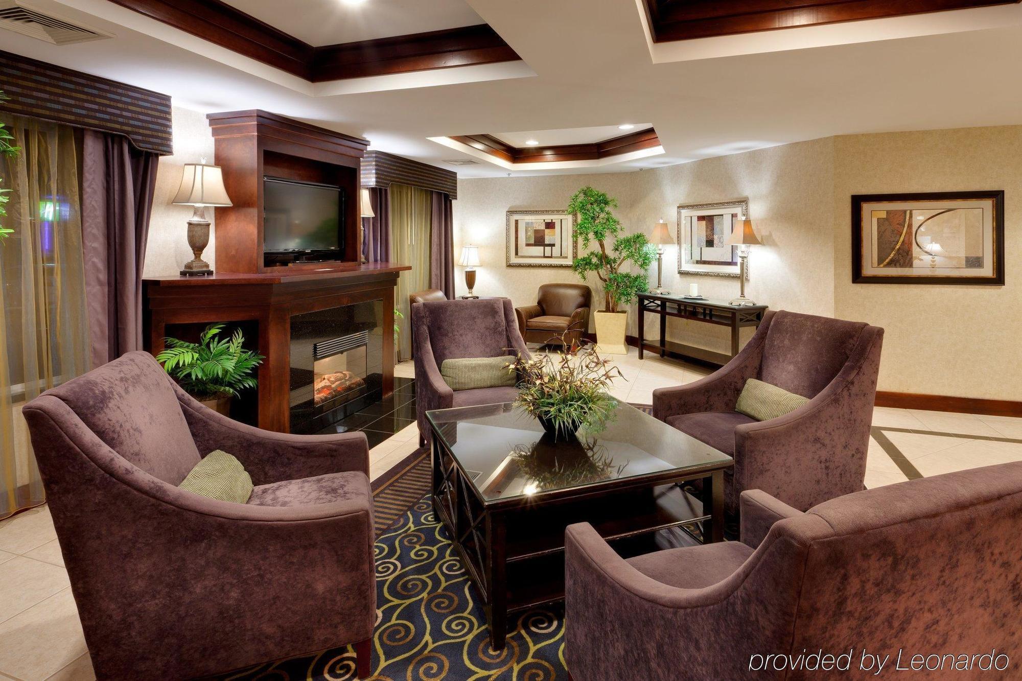 Holiday Inn Express Tower Center New Brunswick By Ihg Ист Брънсуик Екстериор снимка